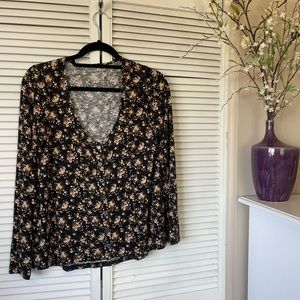 American Eagle Floral Long Sleeve - Size M